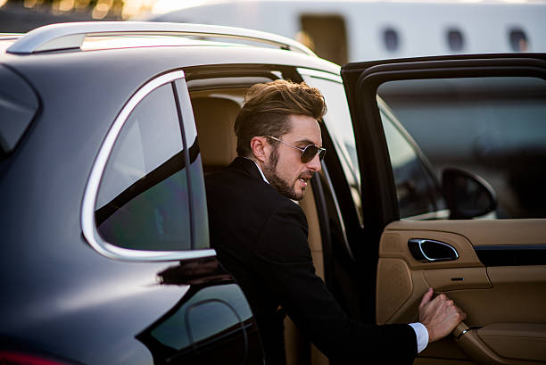 Luton Airport meet and greet chauffeur pickup service