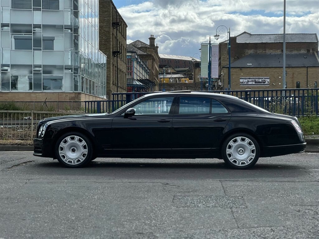 Luxury Pet Friendly Chauffeur London vehicle