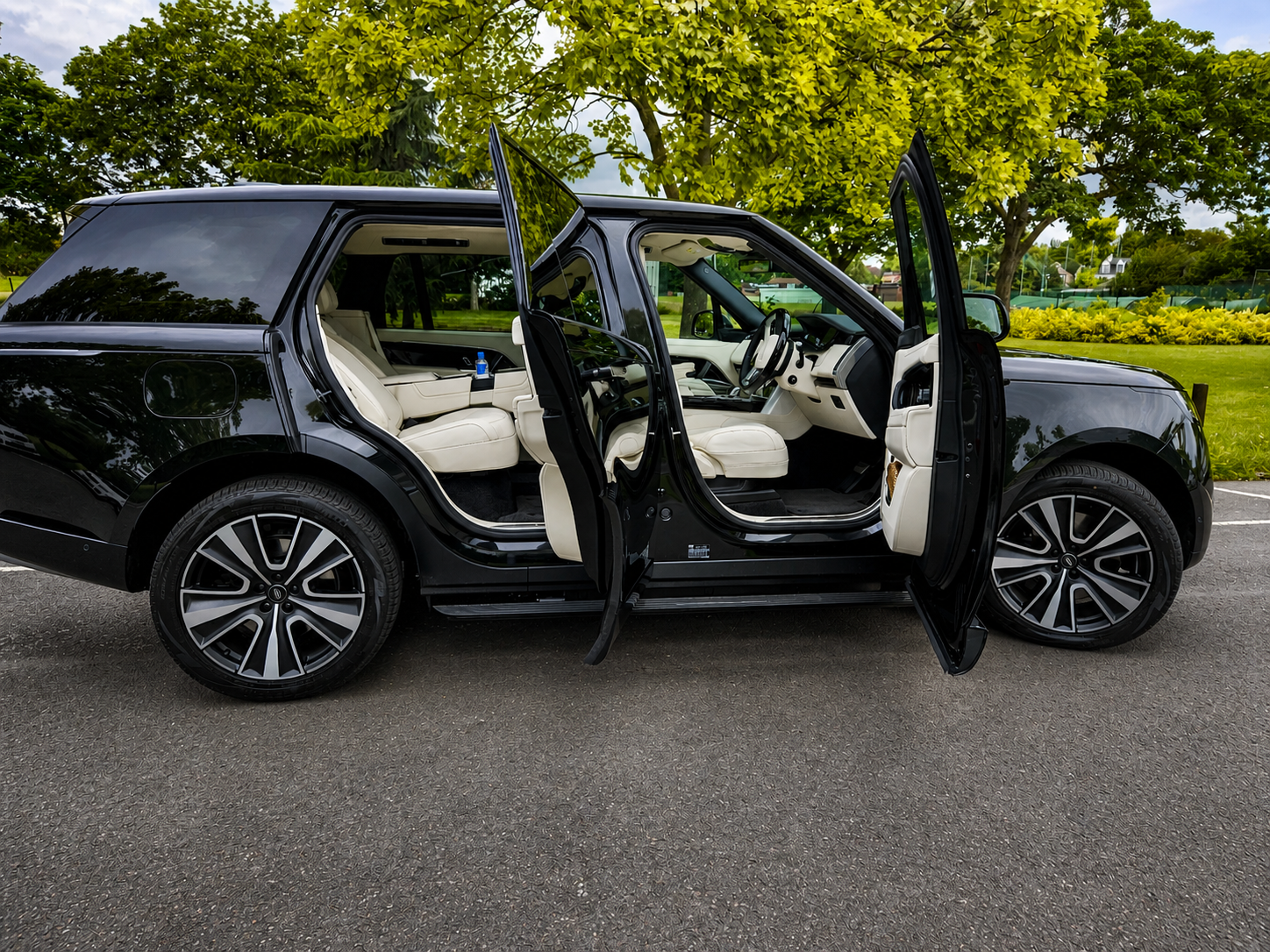 Range Rover Chauffeur Hire London transportation