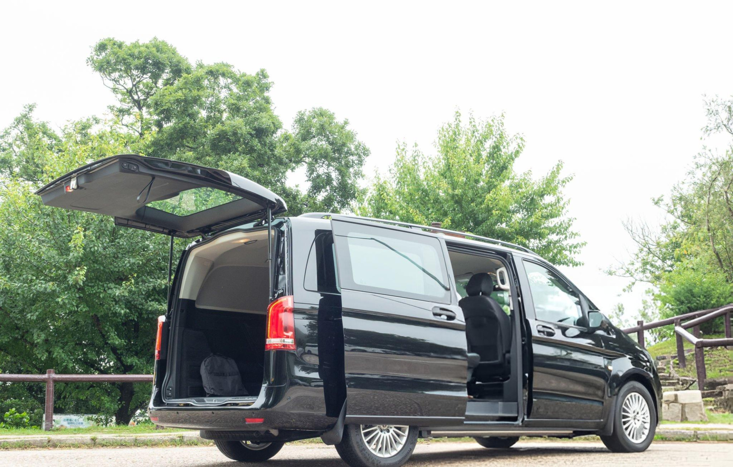 Personal Shuttle Service London group transportation