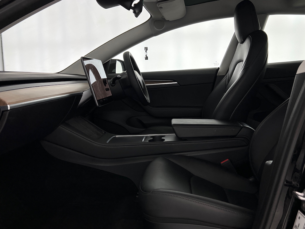 Premium Electric Car Hire London Luxury EV Interior Cabin Lounge