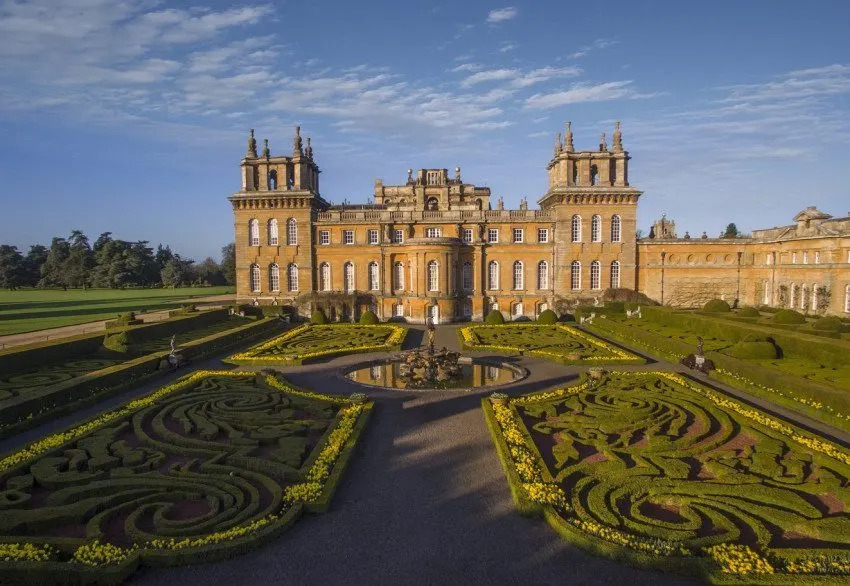 London to Blenheim Palace Chauffeur